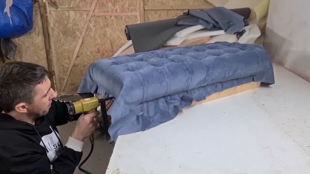 Пышная банкетка в каретной стяжке. Делаем банкетку легко. Как сделать пышную банкетку. смотреть онлайн