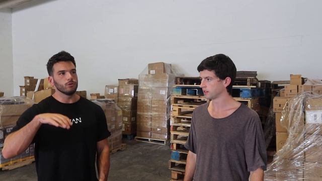 Touring A $450,000 Per Month Wholesale Warehouse | Amazon FBA смотреть онлайн