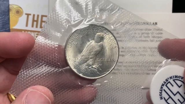 GSA Soft Pack Holders - Morgan & Peace Dollars смотреть онлайн