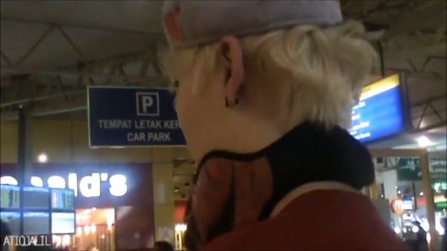 120115 Zelo - Departure @ LCCT Malaysia смотреть онлайн