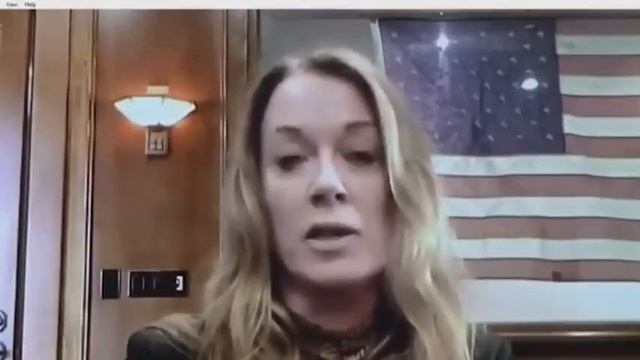Amber Heard Spat in her former assistant, Kate James's face in front of someone else too! смотреть онлайн