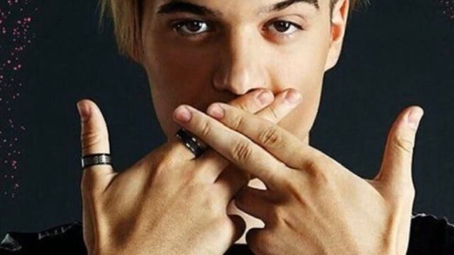 зависим смотреть онлайн