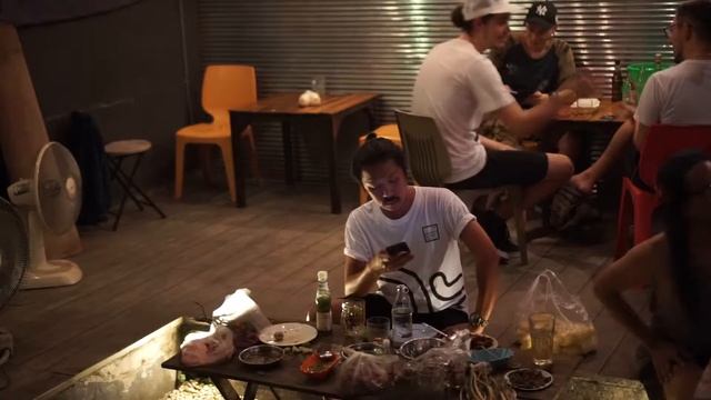 002 Grafik Cafe - Udon Thani, Thailand - TIMELAPSE смотреть онлайн