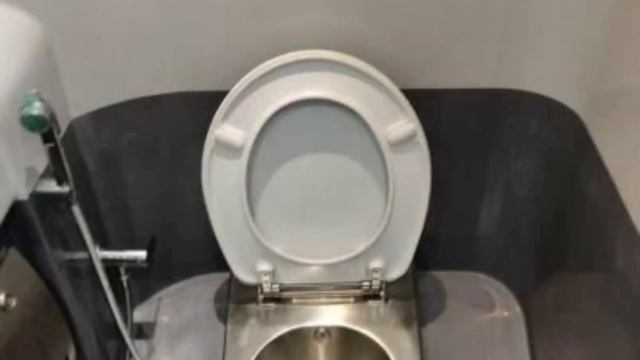 Indian railyway toilets are modified to bio-toilets|new technology Indian Railways by PM MODI ji смотреть онлайн