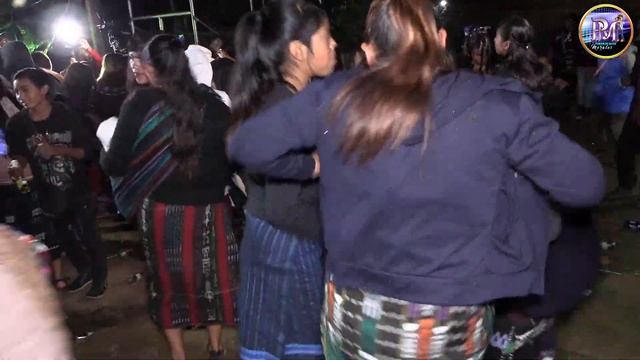 🎤🎻🍻la abispa de la montaña abailar con familia musical🎺🎷 смотреть онлайн