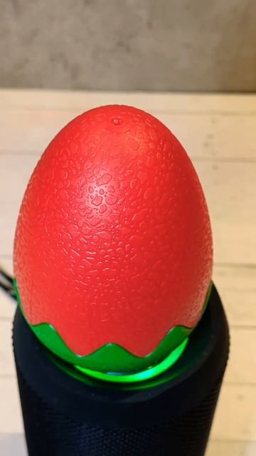 EDUplink Bass Test with Huge Strawberry Egg! 🍓🫣🤯 смотреть онлайн