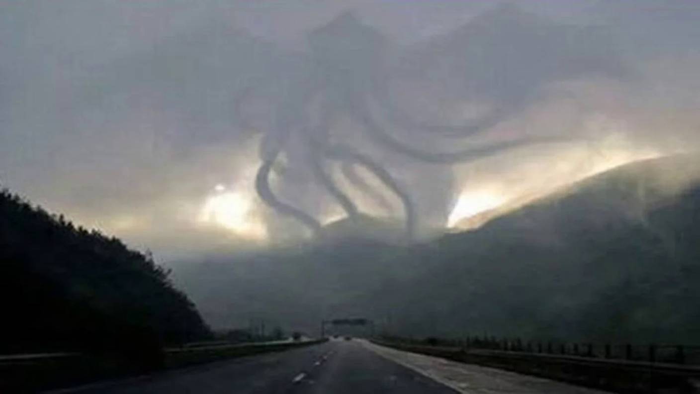 Мистические и необъяснимые явления в небе, снятые на камеру смотреть онлайн