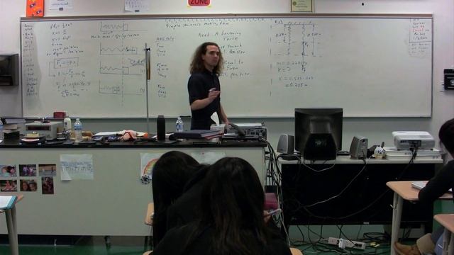 Determining the Spring Constant, k, with a vertically hanging mass - Algebra Based Physics смотреть онлайн