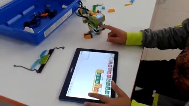 Lego Wedo 2.0 Melikcan ve Dino смотреть онлайн