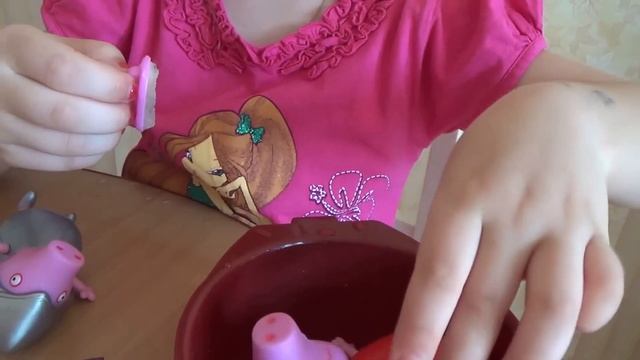 Купаемся в луже. Мультфильм Свинка Пеппа 446 смотреть онлайн