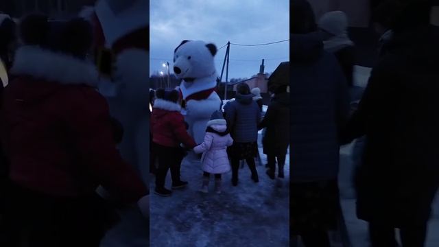 новогоднее поздравление для деток от белого Мишки Умки #жлобин #белыймишка сюрприз от мамы смотреть онлайн