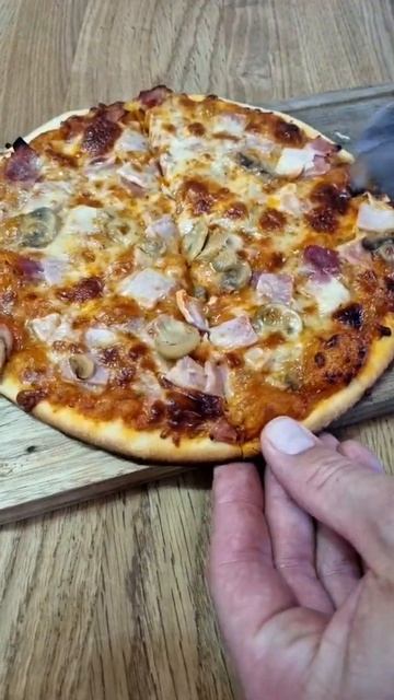 Пицца 🍕 хрустящая смотреть онлайн