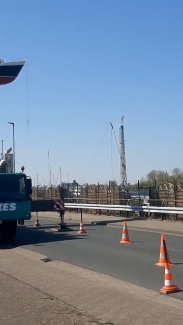 LIEBHERR AUTOKRAN & YACHT смотреть онлайн