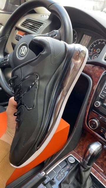 Кроссовки мужские Nike Air Max 720 текстильные черные модные смотреть онлайн