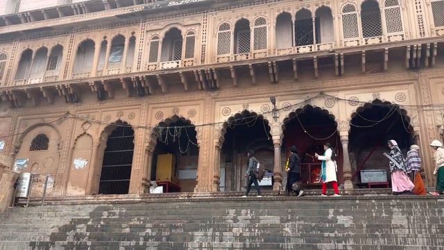 वृंदावन भ्रमर, आरती और केशी घाट की लीला और दर्शन। Vrindavan bramara, arti and Keshi ghat leela. смотреть онлайн