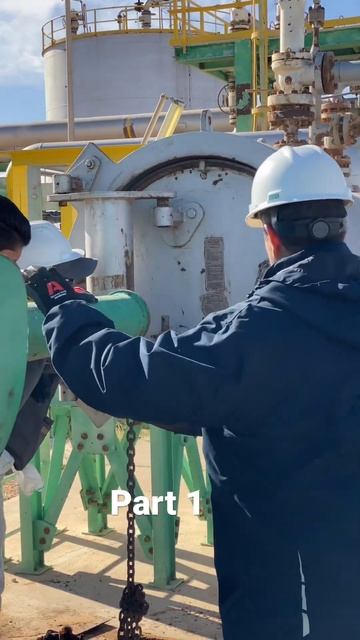 RECEIVING THE PIGS FROM CRUDE OIL PIPELINE PART 1 смотреть онлайн