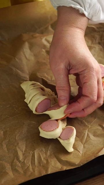 Домашние булочки с сосисками. Булочки из дрожжевого теста смотреть онлайн