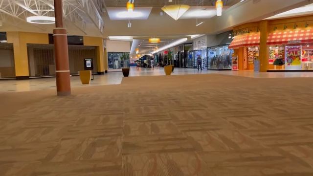 Dead Mall Ashtabula Towne Square in Ashtabula Ohio смотреть онлайн