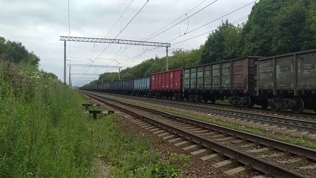 Электровозы ВЛ10У-303 и ВЛ10У-446 с грузовым поездом смотреть онлайн