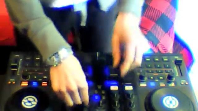 Electro House 10min mixed by DF ( from THE MOOGS ) смотреть онлайн
