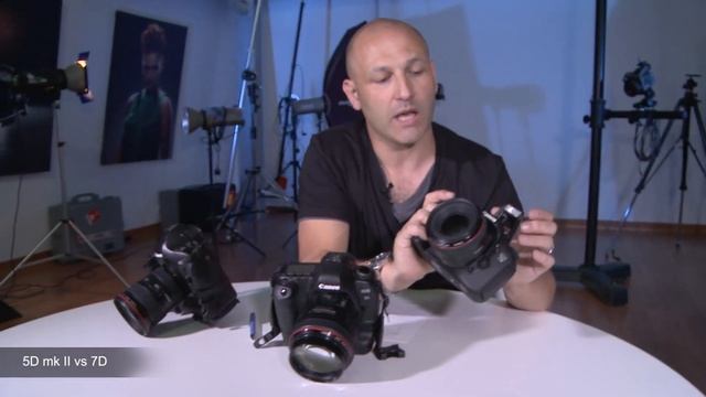 Karl Taylor compares the Canon 5DMK2 vs Canon 7D. смотреть онлайн