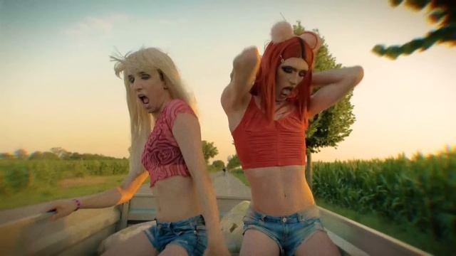 SLAYTIIINA ft. DANIELLA STYLIST - FCKBOI (Official Video) смотреть онлайн