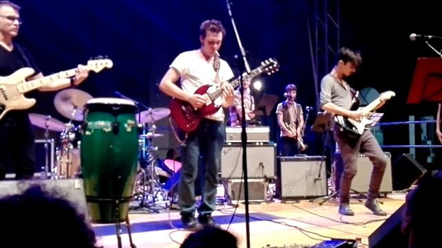 The Enema Bandits play the music of Frank Zappa-Village Of The Sun (Tribute to Larry Fonda) смотреть онлайн