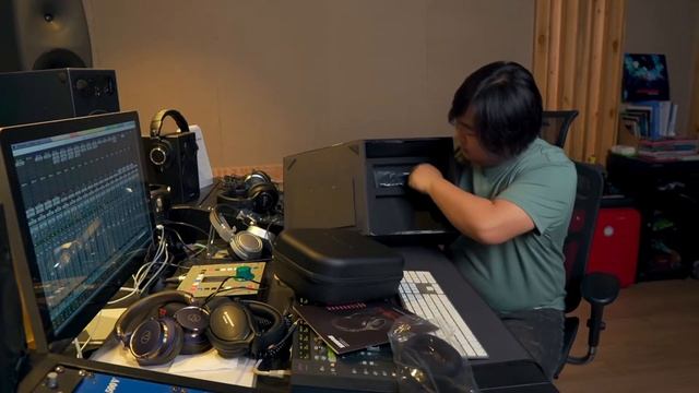 Shuer SRH1840耳机开箱 смотреть онлайн