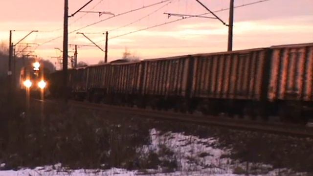 4000 KW Locomotives With Coal Trains