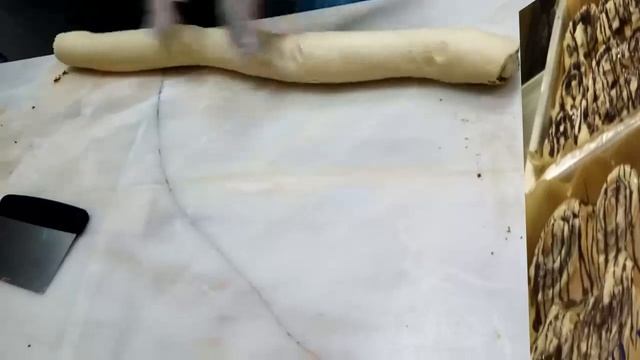 most famous cinnabon roll смотреть онлайн