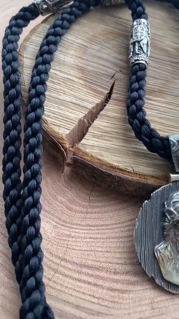 Серебряный кулон и гайтан смотреть онлайн