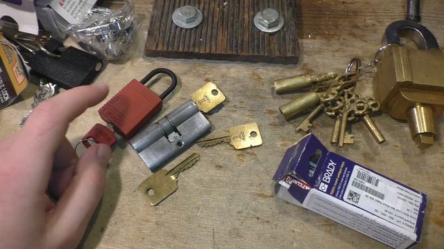 Wielka paczka od widza Grzegorza! Rozpakowanie, prezentacja i paplanie :) Grek121 - DZIĘKI za PAKE! смотреть онлайн