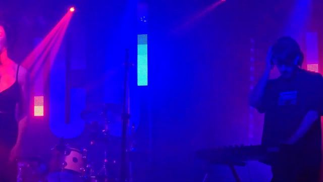 Dani Sylvia - She Swam Higher - Live