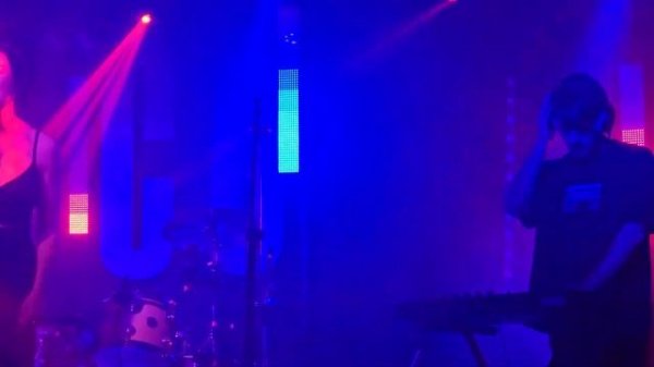 Dani Sylvia - She Swam Higher - live