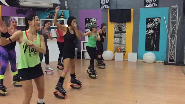Karma Chameleon Kangoo Jumps смотреть онлайн