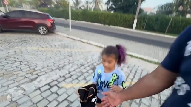 BATERAM NA THALLY NA PRAIA ABANDONADA смотреть онлайн