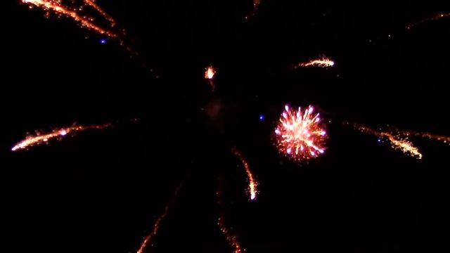 Салют на 90-летний юбилей поселка Октябрьский 26.08.2017 г. смотреть онлайн