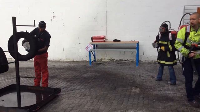 Meet Kelly, our new BacPac demonstrator - it's her first time using WaterMist.. смотреть онлайн