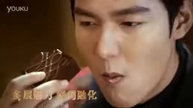 Lee Min Ho - Orion Q pedicle layer cake (Q蒂) CF [30s] смотреть онлайн