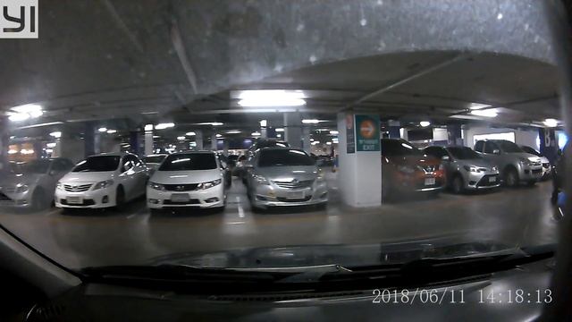 ทดสอบกล้อง Yi Mirrors Dash Camera เข้าห้าง смотреть онлайн