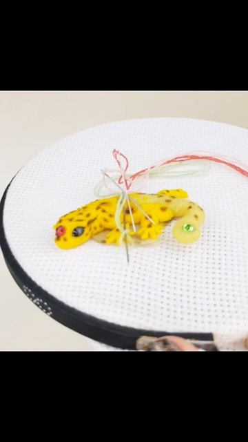 Красивая игольница подарок Леопардовый геккон. Магнит для шитья и вышивки маме, сестре или бабушке смотреть онлайн