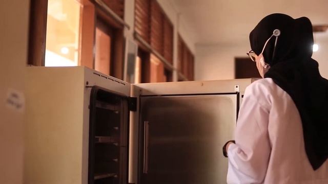 PENGUKURAN KADAR AIR KERING MUTLAK TANAH смотреть онлайн