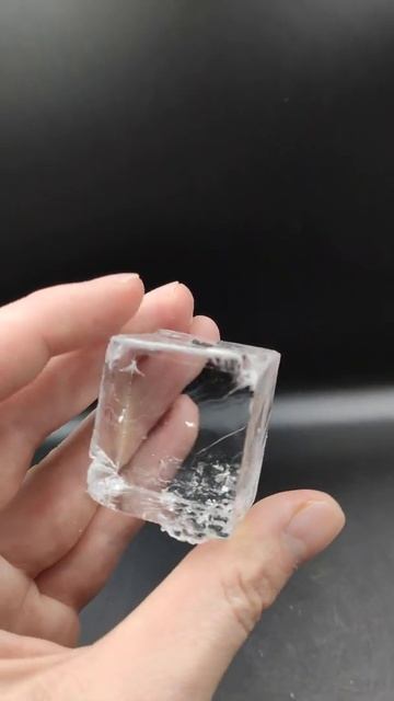 Halite crystal, salt crystal, transparent sample 85 g смотреть онлайн