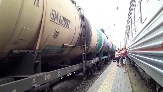 ВЛ80С-2445 с грузовым поездом. смотреть онлайн