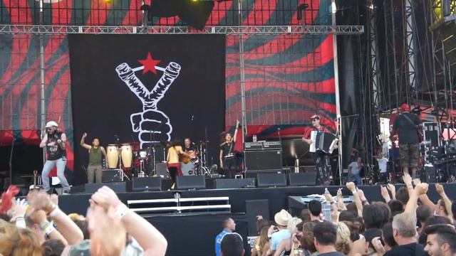 Gogol Bordello @ Sziget 2011 - Immigrant punk смотреть онлайн
