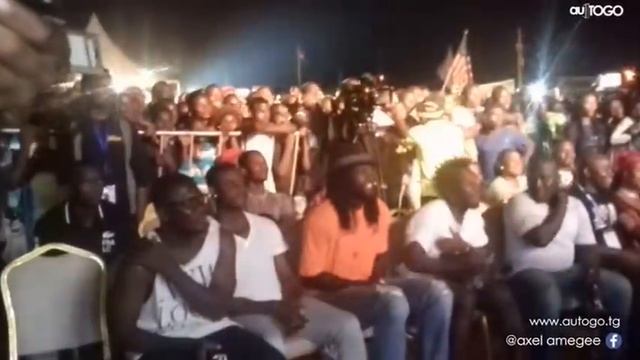 #LomeByNight: Les Toofan et E. Adébayor animent le podium à la foire Adjafi avec le Téré Téré смотреть онлайн