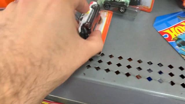 #HotWheels Y #Matchbox ESCONDIDOS en WALMART - CACERÍA de HOT WHEELS Agosto 2022 смотреть онлайн
