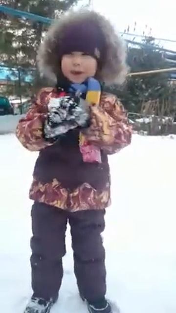 4-летний мальчик поет любимые песни смотреть онлайн