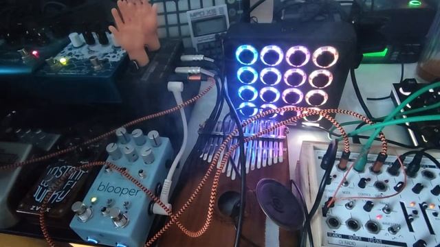 First Jam with the Blooper and the Koma Field Kit - THIS IS EXPERIMENTAL! смотреть онлайн