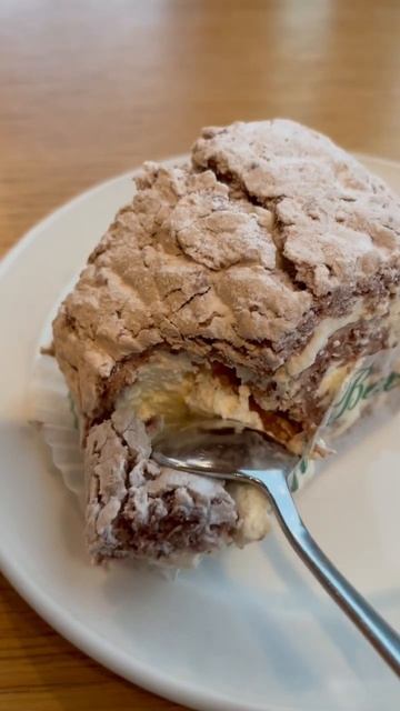 Budapest roll cake #shorts #asmr смотреть онлайн